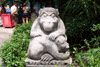 statue